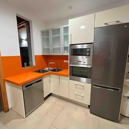 Amazing Beachfront Las Canteras Apartment *