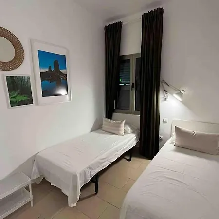 Amazing Beachfront Las Canteras Apartment